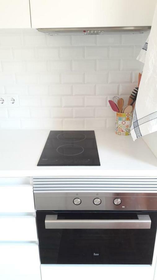 Modern Cosy Flat With Terrace In Campo De Ourique. Apartment Lisbon Bagian luar foto