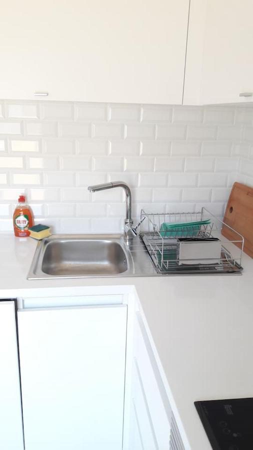 Modern Cosy Flat With Terrace In Campo De Ourique. Apartment Lisbon Bagian luar foto